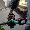 Hedge Trimmers | Makita XHU02M1 18V LXT 4.0 Ah Cordless Lithium-Ion 22 in. Hedge Trimmer Kit image number 4