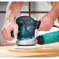 Random Orbital Sanders | Factory Reconditioned Bosch ROS65VC-6-RT 6 in. Variable-Speed Random Orbit Sander with Vibration Control image number 3
