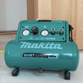 Portable Air Compressors | Makita MAC320Q Quiet Series 1-1/2 HP 3 Gallon Oil-Free Hand Carry Air Compressor image number 12