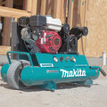 Portable Air Compressors | Makita MAC5501G 5.5 HP 10 Gallon Oil-Lube Wheelbarrow Air Compressor image number 3