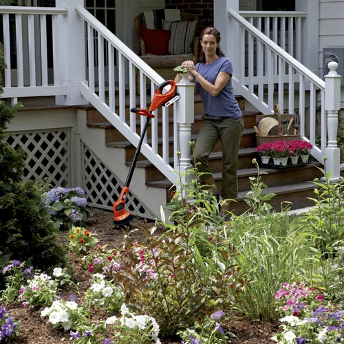  BLACK+DECKER 20V MAX* Tiller (LGC120) : Power Tillers : Patio,  Lawn & Garden