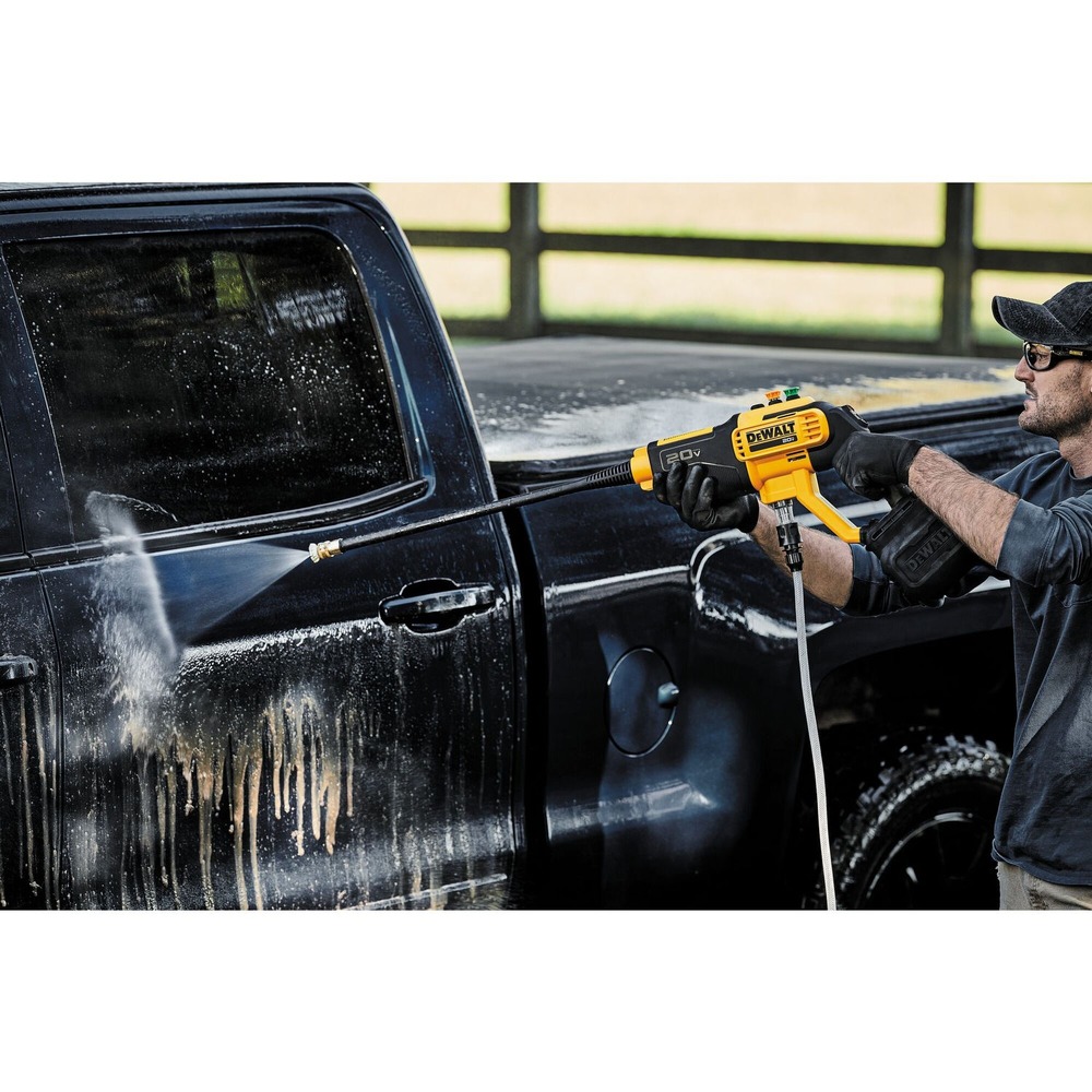 Dewalt DCPW550P1 20V MAX 550 PSI Cordless Power Cleaner Kit (5 Ah
