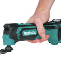 Factory Reconditioned Makita MT01R1-R 12V max CXT Brushless Lithium-Ion Cordless Multi-Tool Kit with 2 Batteries (2 Ah) image number 5