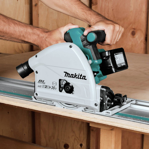 Makita XPS01PMJ-194368-5 18V X2 (36V) LXT Brushless Lithium-Ion 6-1/2 in. Cordless Plunge Circular Saw Kit with 2 Batteries (4 Ah) and 55 in. Guide