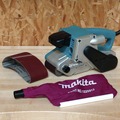 Belt Sanders | Factory Reconditioned Makita 9903-R 8.8 Amp Variable Speed 3 in. x 21 in. Corded Belt Sander image number 2