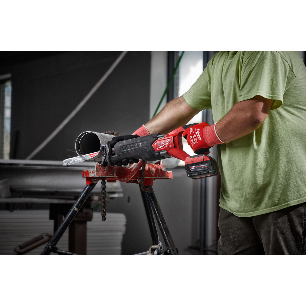 Milwaukee 282120 M18 FUEL Brushless LithiumIon SAWZALL 114 in. Cordless Reciprocating Saw