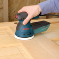 Random Orbital Sanders | Bosch ROS20VSC 5 in. VS Palm Random Orbit Sander Kit with Canvas Carrying Bag image number 2