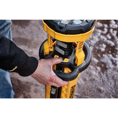 Dewalt 20V MAX Lithium-Ion Cordless Tripod Light (Tool Only)