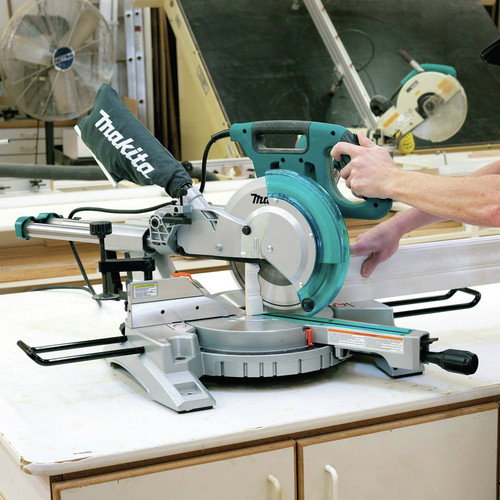 Dual Slide Compound Miter Saw 