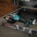 Makita GAG07Z 40V max XGT Brushless Lithium-Ion 6 in. Cordless Angle Grinder with Electric Brake (Tool Only) image number 2