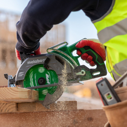 thumbnail interactive-video image 1 of Metabo HPT 36V MultiVolt 7-1/4” Rear Handle Circular Saw – Tool Only (C3607DWAQ4M) 1 of 2