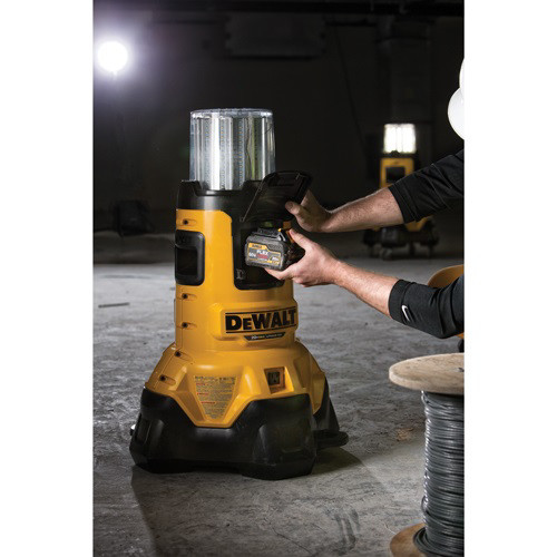 Dewalt 20V MAX Cordless Lithium Ion Bluetooth LED Large Area Light Kit