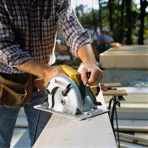 Dewalt 7 1 4 in. Circular Saw with Rear Pivot Depth Electric Brake CPO Outlets