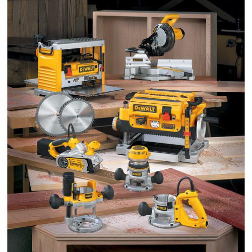 Dewalt DW735X 13 in. 120V TwoSpeed Thickness Planer with Support Tables and Extra Knives
