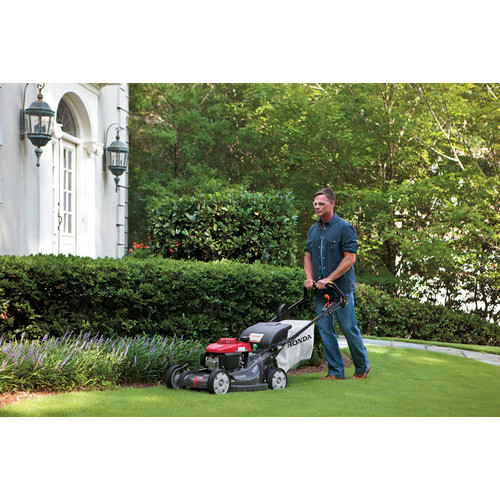 Honda HRX217HZA 187cc Gas 21 in. 4 in 1 Versamow Smart Drive Self Propelled Lawn Mower with Electric Start