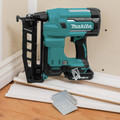 Finish Nailers | Makita XNB02RJ 18V LXT Lithium-Ion 2.0 Ah 16-Gauge 2-1/2 in. Straight Finish Nailer Kit image number 11