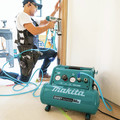 Portable Air Compressors | Makita MAC320Q Quiet Series 1-1/2 HP 3 Gallon Oil-Free Hand Carry Air Compressor image number 14