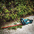 Hedge Trimmers | Makita XHU02M1 18V LXT 4.0 Ah Cordless Lithium-Ion 22 in. Hedge Trimmer Kit image number 2