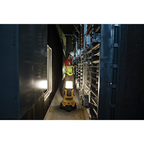 Dewalt 20V MAX Cordless Lithium Ion Bluetooth LED Large Area Light Kit