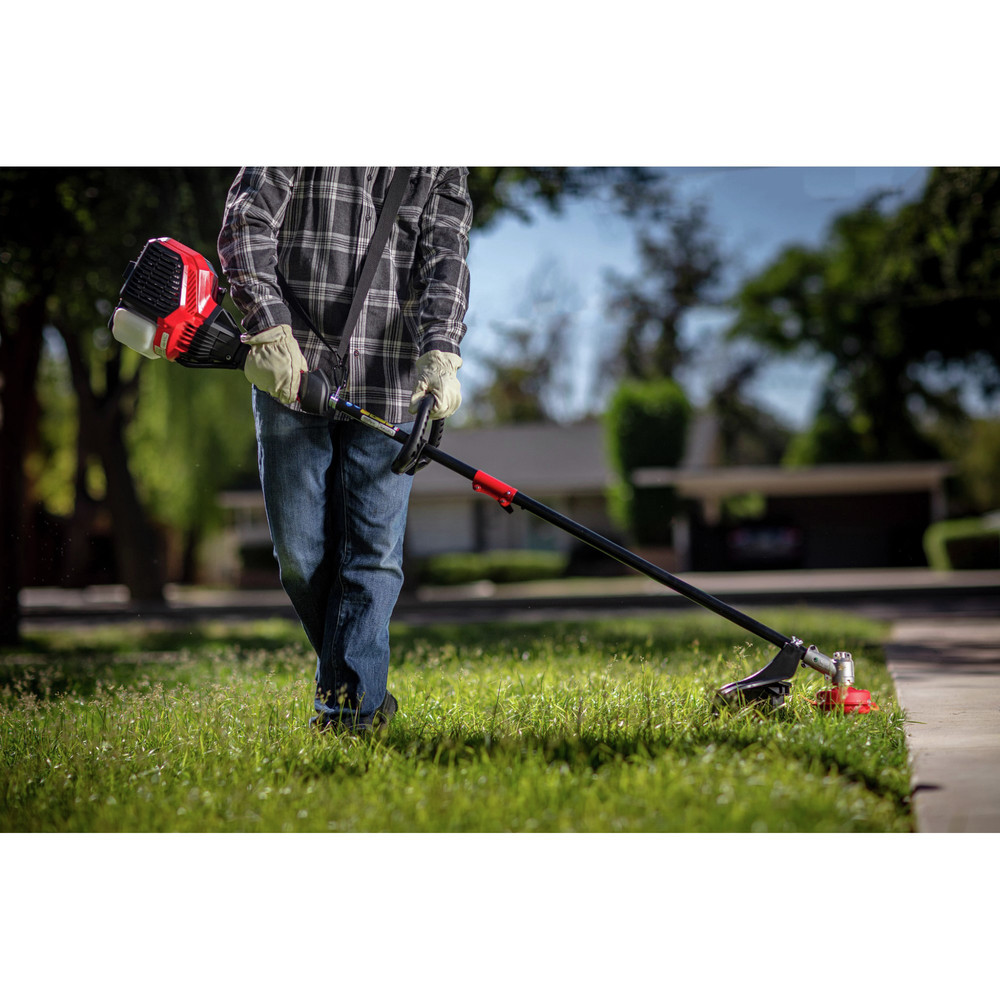 TroyBilt TB304S 17cc 17 in. Gas 4Cycle Straight Shaft String Trimmer