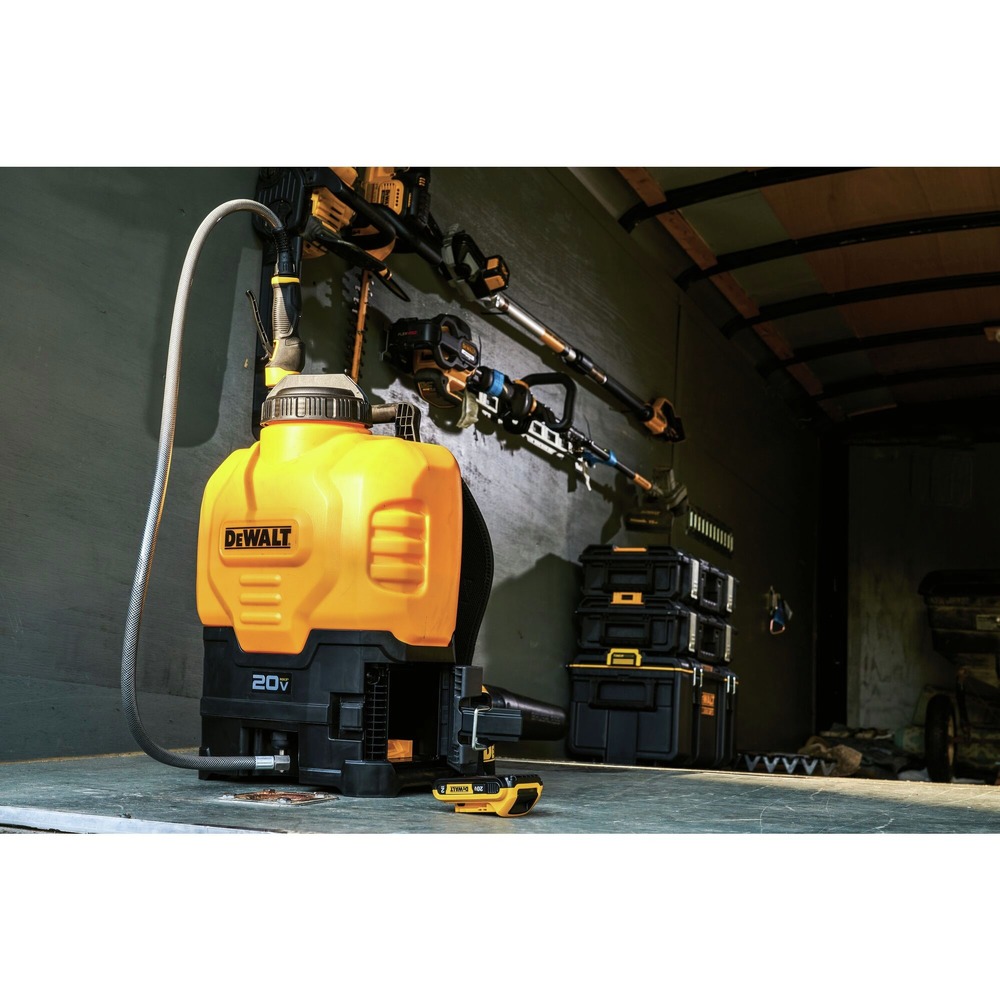 Dewalt DXSP190681B 20V MAX LithiumIon 4 Gallon Powered Backpack