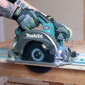 Circular Saws | Makita GSH02M1 40V max XGT AWS Capable Brushless Lithium-Ion 7-1/4 in. Cordless Circular Saw Kit with Guide Rail Compatible Base (4 Ah) image number 8
