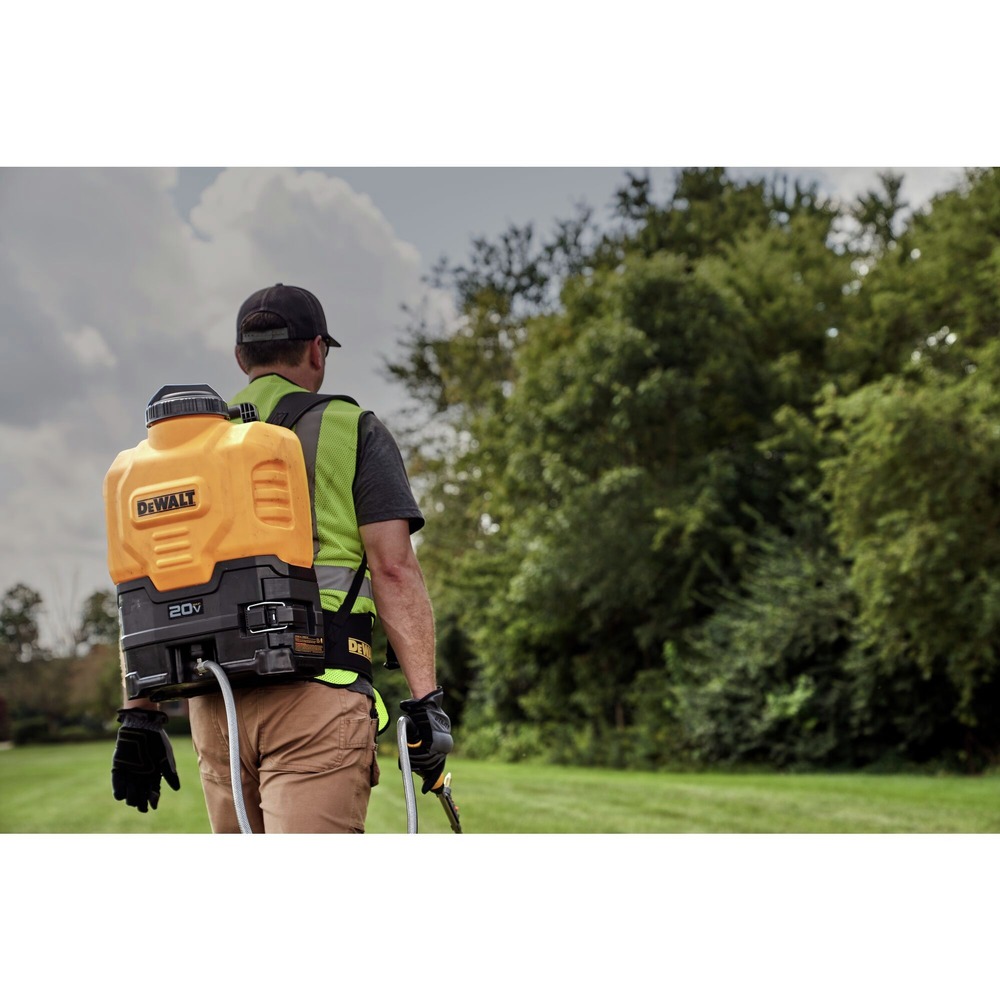 Dewalt DXSP190681B 20V MAX LithiumIon 4 Gallon Powered Backpack