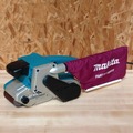 New Year New Savings! Save $25 off $150 | Makita 9903 8.8 Amp 3 in. x 21 in. Corded Belt Sander image number 2