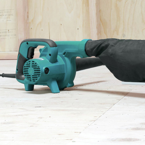 Makita UB1103 Large Trigger Variable Speed Blower 110V 145cfm 0-16,000RPM 203MPH Makita UB1103 Large Trigger Variable Speed Blower 110V 145cfm 0-16,000RPM 203MPH