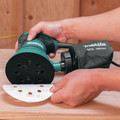 Random Orbital Sanders | Factory Reconditioned Makita BO5030K-R 5 in. Random Orbit Sander Kit image number 4