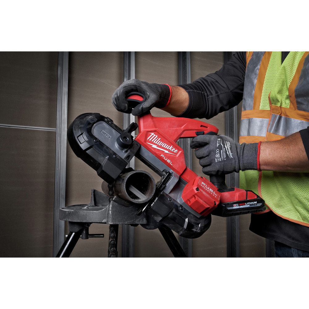 Milwaukee 2829-22 M18 FUEL Li-Ion Compact 3-1/4 in. Band Saw Kit (3 Ah