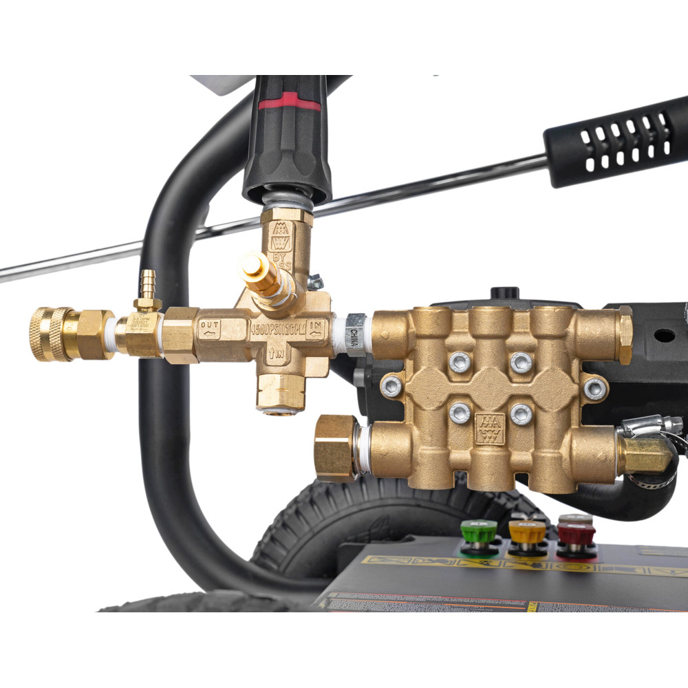 SIMPSON 65200 Super Pro 3600 PSI 2.5 GPM Direct Drive Pressure Washer