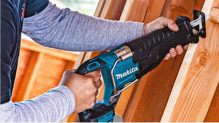 FREE Makita 18V LXT Reciprocating Saw (Tool Only) FREE Makita 18V LXT Reciprocating Saw (Tool Only)