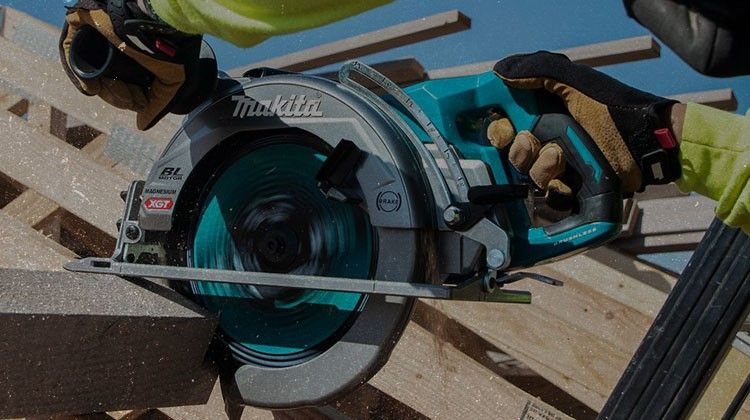 FREE Makita 40V Max XGT 4 Ah Battery FREE Makita 40V Max XGT 4 Ah Battery