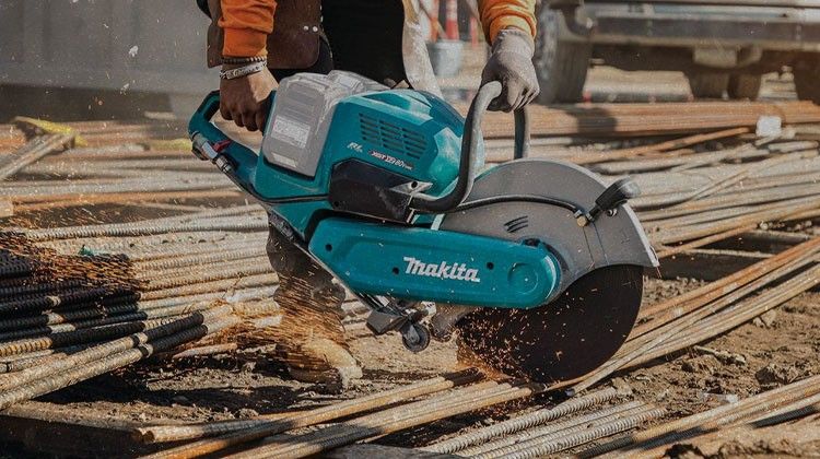 FREE Makita 18V LXT 5 Ah Battery FREE Makita 18V LXT 5 Ah Battery