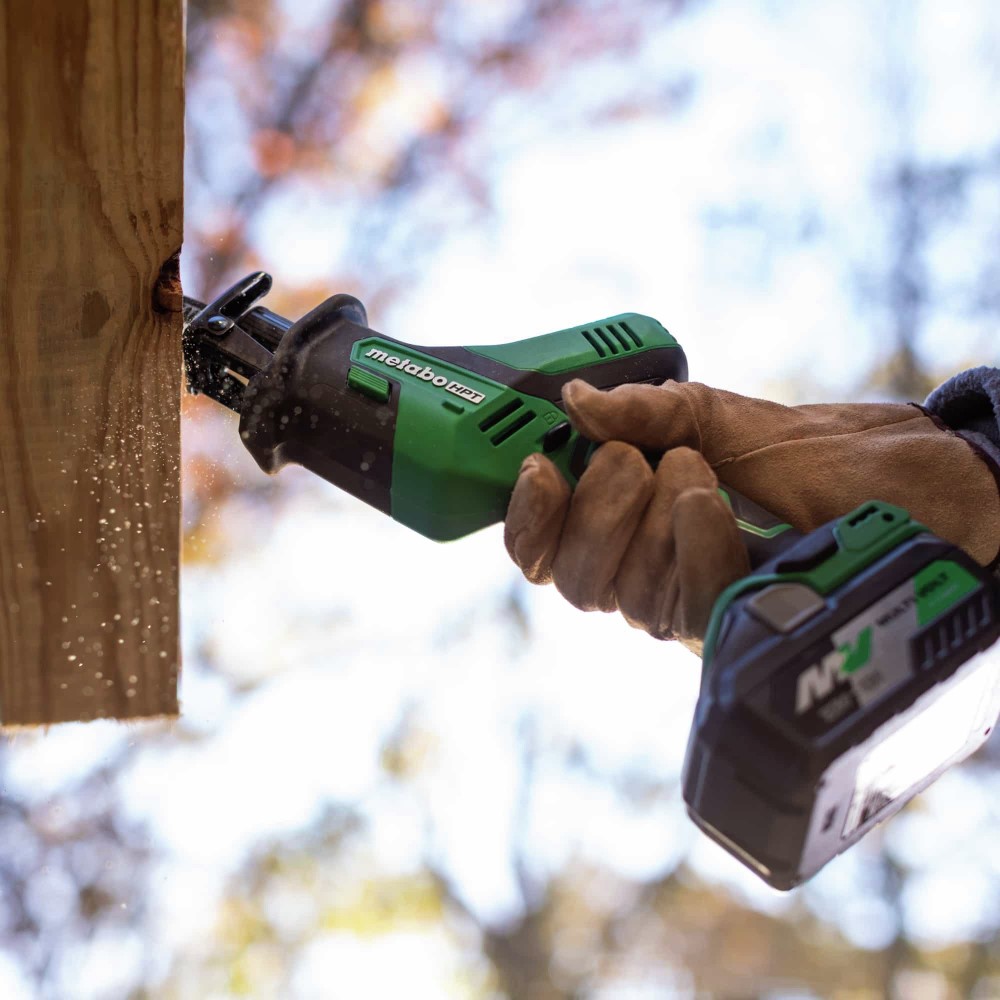 one-handed reciprocating saw