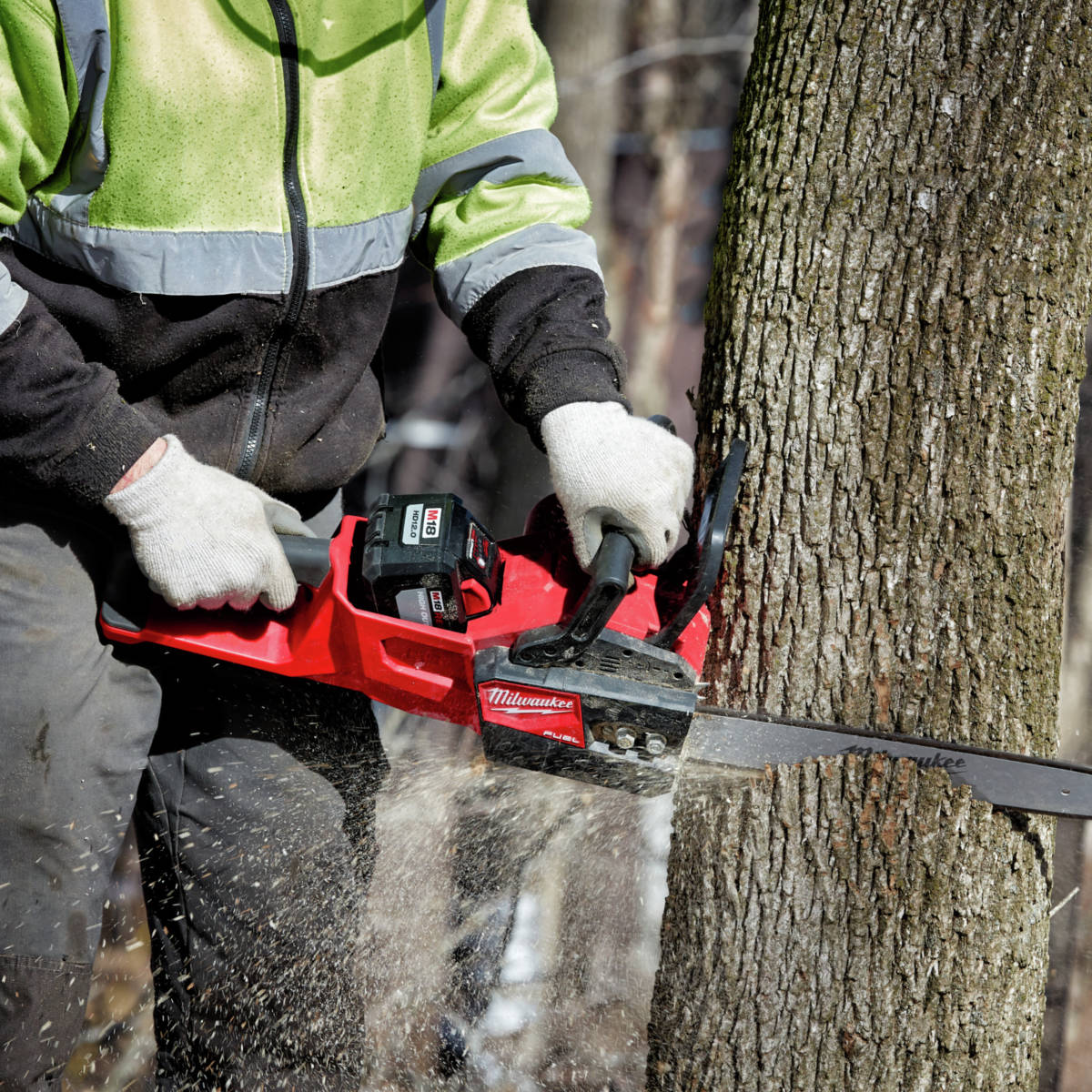 M18 FUEL 16 in. Chainsaw cuts faster than gas powered chainsaws