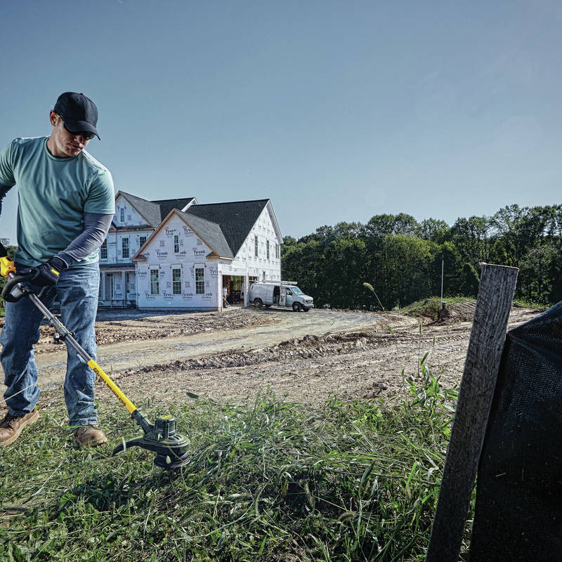 FlexVolt 60V MAX String Trimmer features long run time and motor life