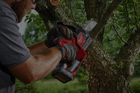M12 FUEL Hatchet 6 in Pruning Saw M12 FUEL Hatchet 6 in Pruning Saw